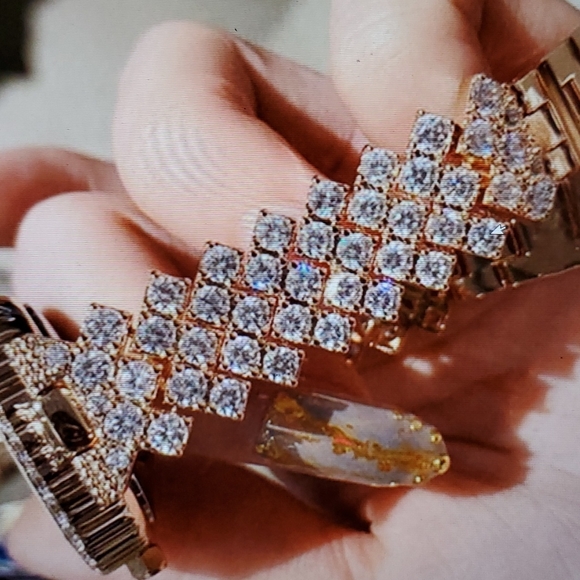 2 pcs Rose Gold Quartz Watch and Bracelet with Rhinestones for Women - Picture 6 of 7